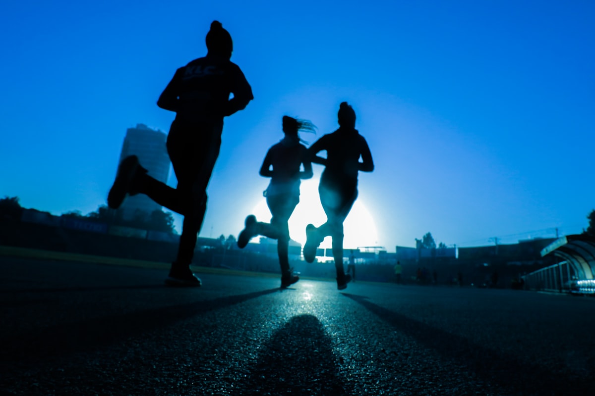 Zo sport je veilig als het buiten 38 graden is